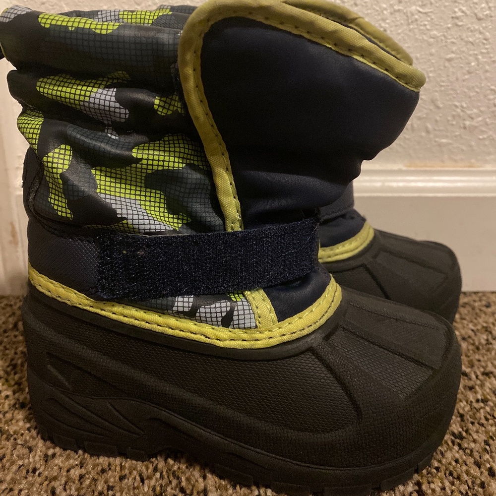 Kids snow boots